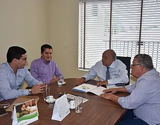 Braz acompanha secretário Renato em audiência com senador