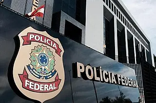 Homem é ameaçado por policial federal em fila de casa noturna na Capital