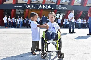 Alegria e emoção marcam visita de alunos da Apae de Dourados no Bioparque Pantanal