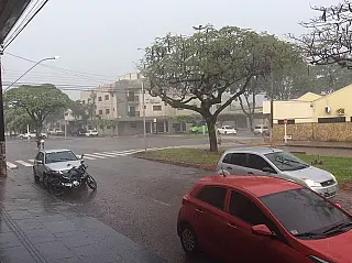 Meteorologia prevê chuvas durante todo o dia