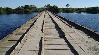 Travessia em ponte sobre o Rio Nabileque está suspensa para reparos e recuperação