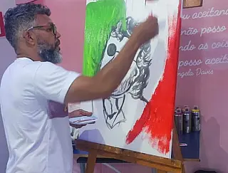 Feira tem lançamento de livro e apresentações