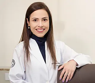 Tosse e engasgos frequentes em idosos pode ser sintoma de Disfagia