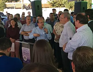 Reinaldo entrega obras em Dourados e fala em resultados positivos de parcerias