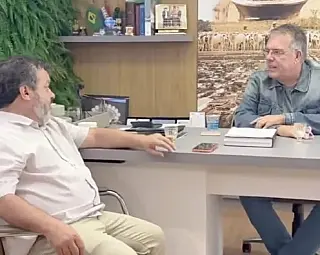 Carlos Bernardo debate parcerias com Campos
