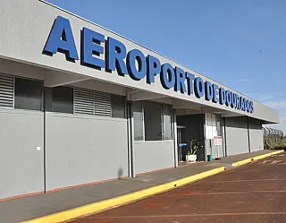 Barbosinha intercede junto a ministros por recursos para o aeroporto