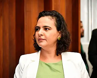 Gleice pede investigação sobre processo seletivo