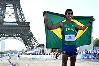 Caio Bonfim fatura prata inédita para o Brasil na marcha atlética