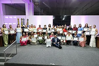 Marcelo Mourão homenageia mulheres na Câmara