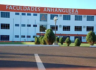 Estudantes de Dourados concorrem a bolsa integral