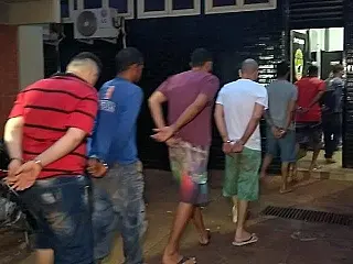 Nove internos do Semiaberto se juntam para matar um 'que falava demais'