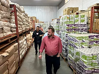 Laudir confere estoque de insumos na Saúde