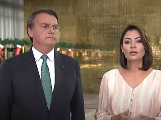 Bolsonaro recebe Michelle e passa por custódia