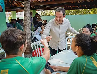 Marquinhos promete igualar salários e reduzir jornada