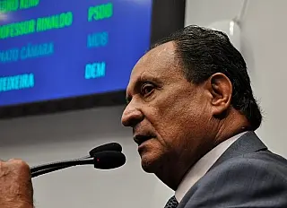 Projeto de Zé Teixeira prevê multa de R$ 3 mil para quem propagar fakenews