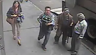Ladrão rouba R$ 5 milhões em ouro de carro-forte sem seguranças em NY