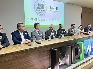 Entidades são homenageadas pela parceria de trabalho