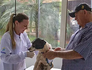 Unigran supera meta e vacina 400 animais