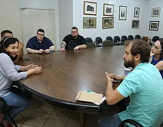 Prefeita recebe movimento cultural e debate repasses do FIP