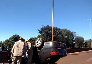 VÍDEO: Capotamento de veículo deixa mulher ferida entre Dourados e Itaporã