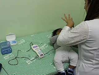 HU inicia mutirão para zerar fila de crianças com o 'teste da orelhinha'