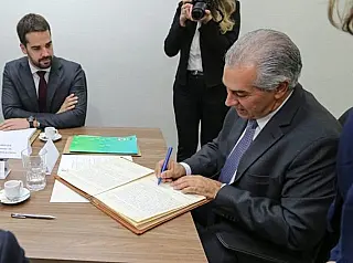 Reinaldo passa comando do Codesul ao governador do RS