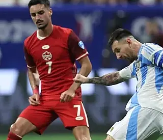 Messi perde dois gols, mas mantém genialidade