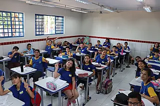 Prefeitura entrega EM Maria da Conceição Angélica reformada e ampliada