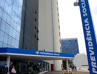 STF começa a julgar revisão para vida toda