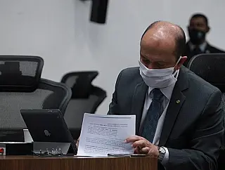 Emenda de Barbosinha limita criação de cargos comissionados na Sanesul