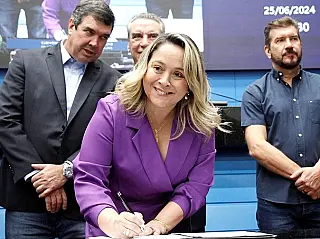 Lia celebra pagamento de R$ 1,2 milhão em emendas