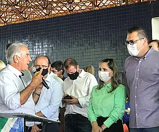 Reinaldo anuncia reajuste salarial de categorias