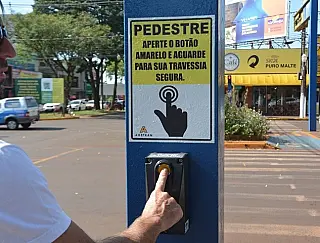 Agetran cumpre TAC e instala dispositivo sonoro em semáforo do centro da cidade