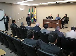 Prefeitos e ex-prefeitos pedem renovação do Refis