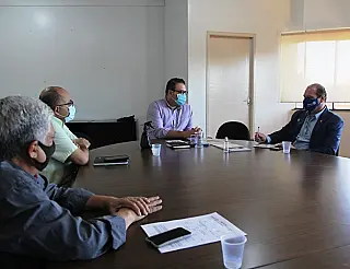 Guedes recebe o governador do Rotary na Prefeitura