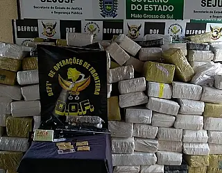 Caminhão é flagrado com quase  6 toneladas de maconha na estrada da Laguna