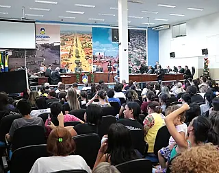 Vereadores limpam a pauta na última sessão do ano em Dourados