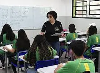 Professores temporários criam sindicato no Estado