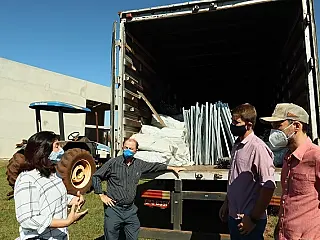Prefeita compra estufas para ajudar produtores da agricultura familiar