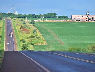 Riedel acerta retomada de obras na 463 com ministro