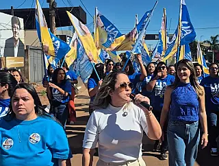 Deodápolis anda com Lia Nogueira pelas ruas