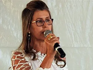Prefeita que caiu de mula durante festa morre em Goiás