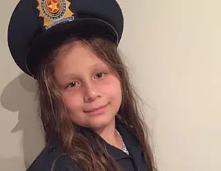Criança de 11 anos se suicida com arma do pai polícial em Mundo Novo