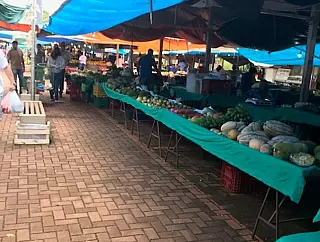 Feira-livre central tem movimento fraco nas vésperas do fim de ano