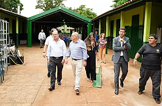 Com mão de obra prisional, escola do Indubrasil passa por reforma para receber estudantes