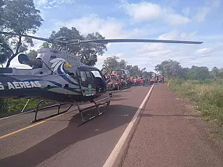 Helicóptero resgata criança ferida em acidente