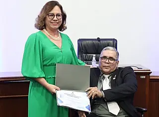 Shirley Zarpelon é homenageada na Câmara