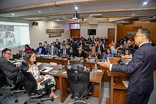 Manhabusco lança obra