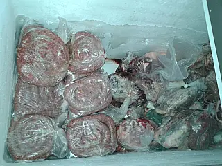 Quase quatro toneladas de produtos impróprios para consumo são apreendidas