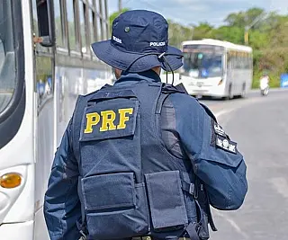 PRF fiscaliza transporte de passageiros